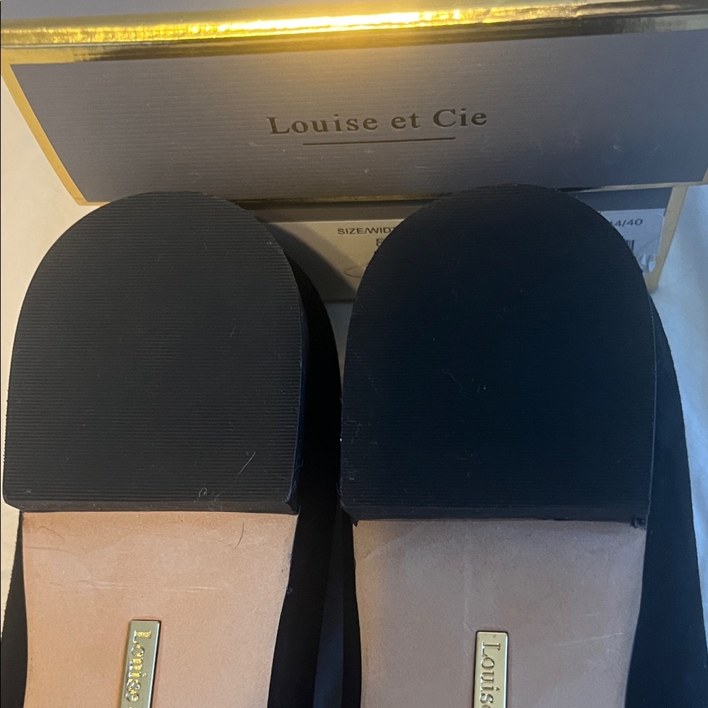 Louise et Cie Black Flats with Bow Detail - Picture 5 of 7